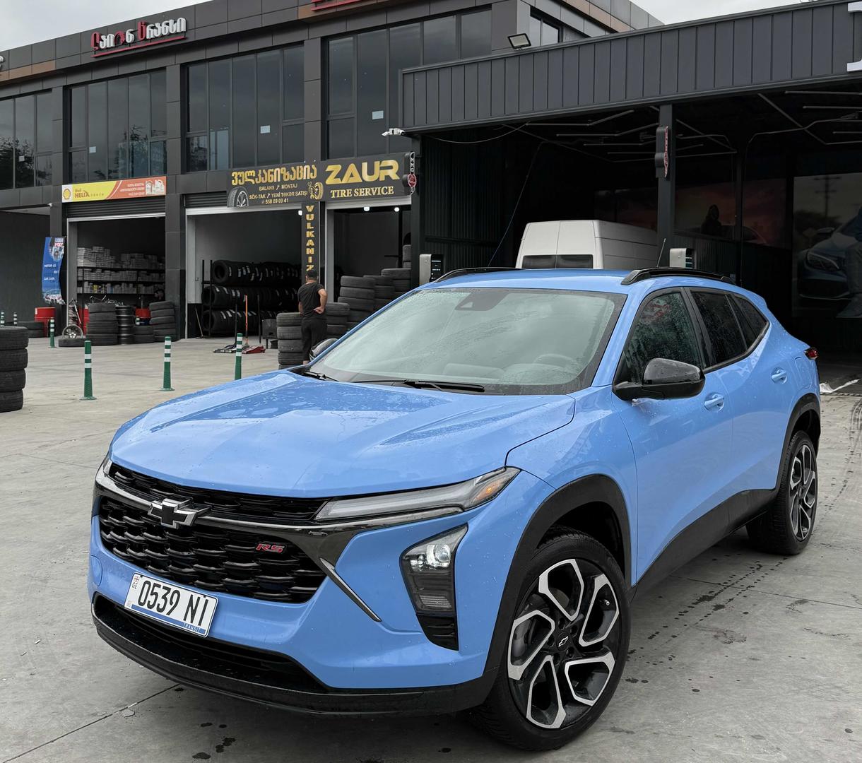 Chevrolet Trax 2023 — photo 2