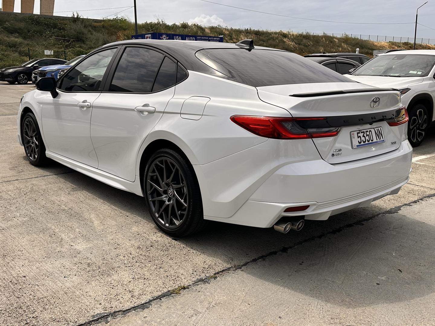 Toyota Camry 2025 — photo 2