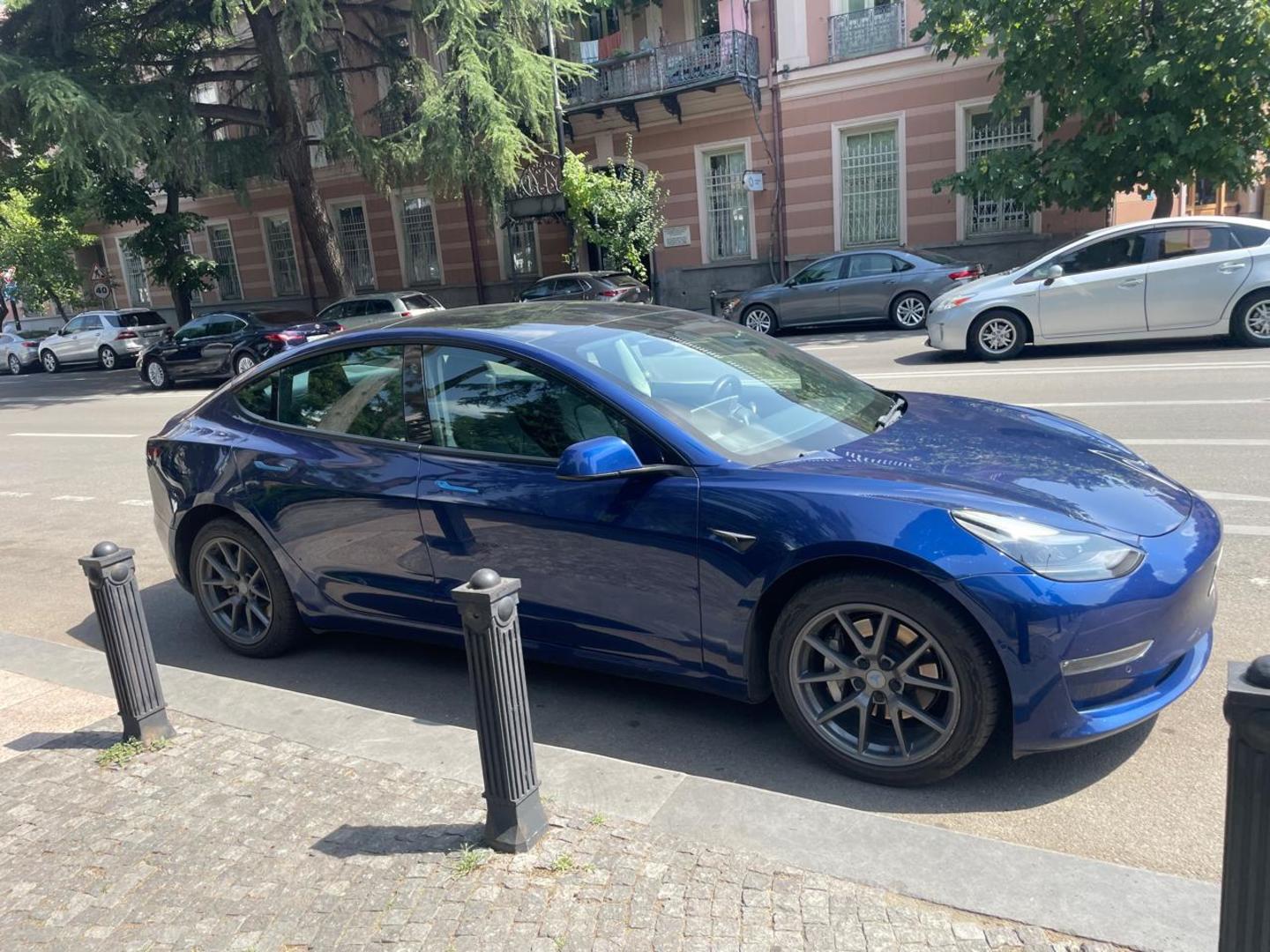 Tesla Model 3 2022 — photo 2