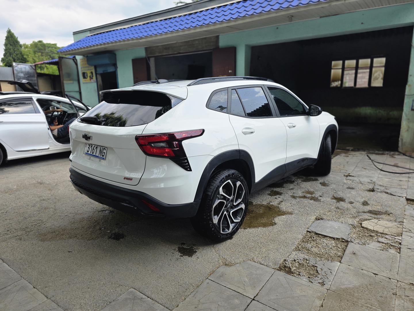 Chevrolet Trax 2023 — photo 2