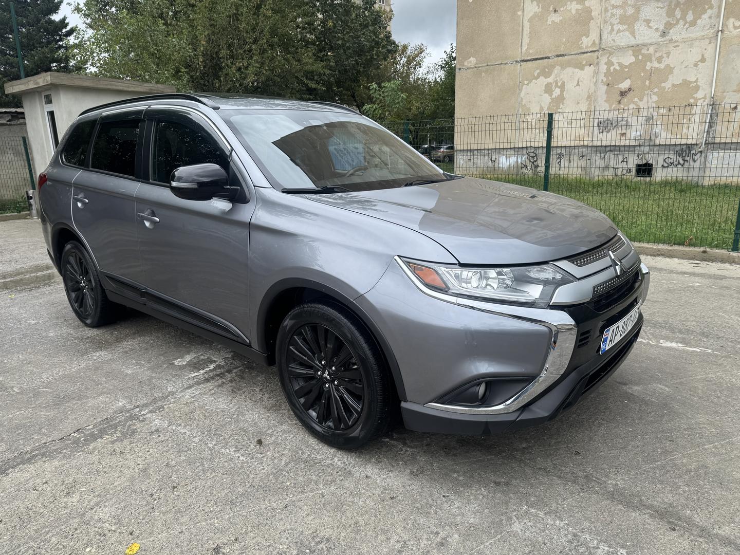 Mitsubishi Outlander 2020 — photo 2