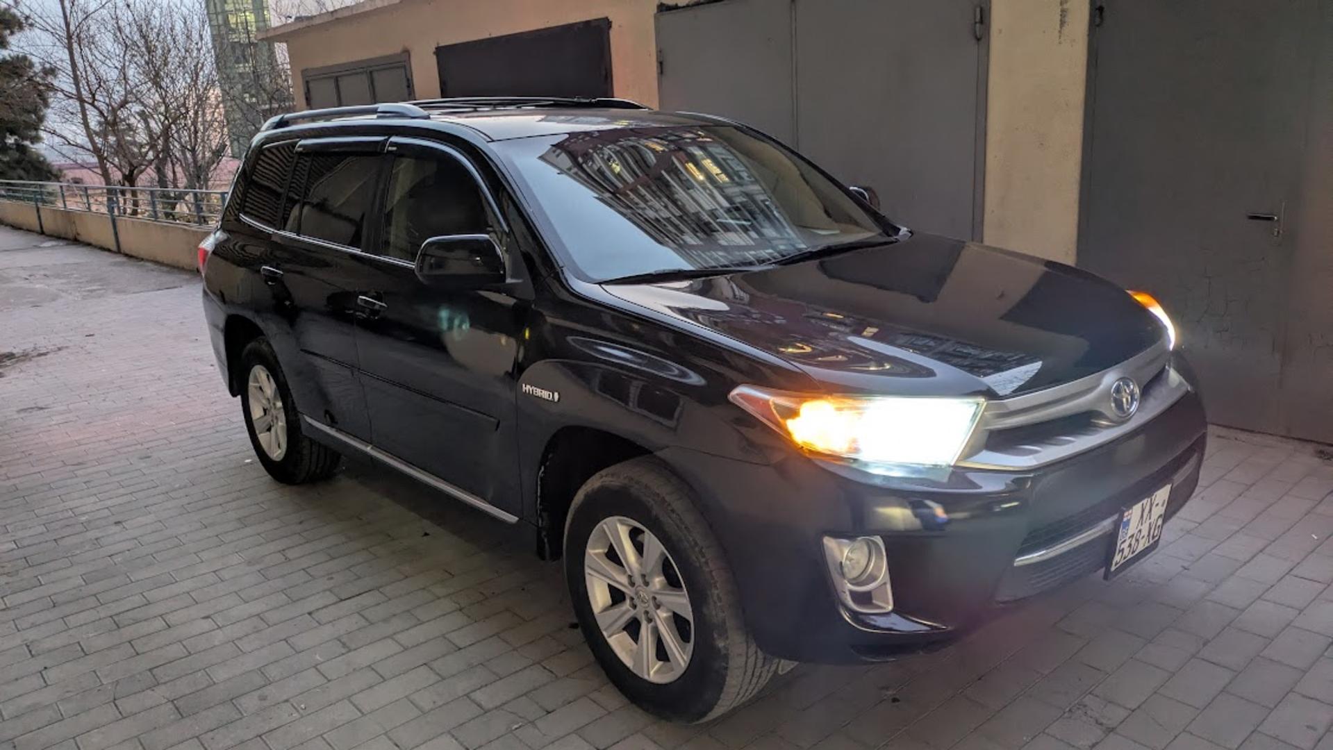 Toyota Highlander 2011 — photo 2