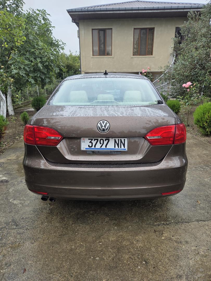Volkswagen Jetta 2014 — photo 2