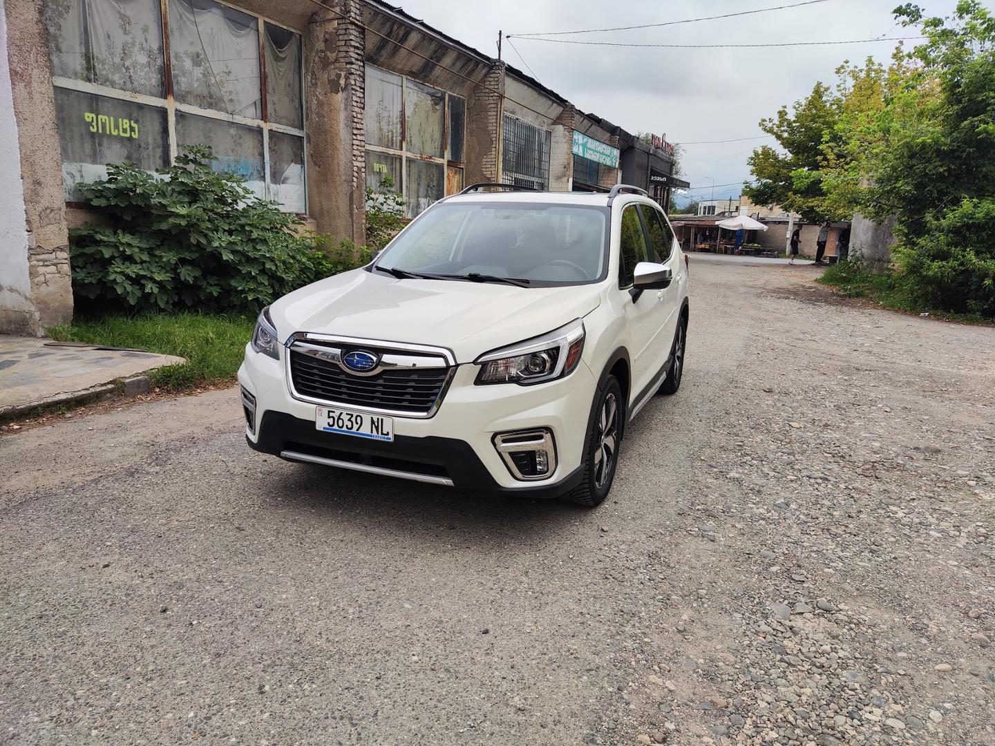Subaru Forester 2019 — photo 2