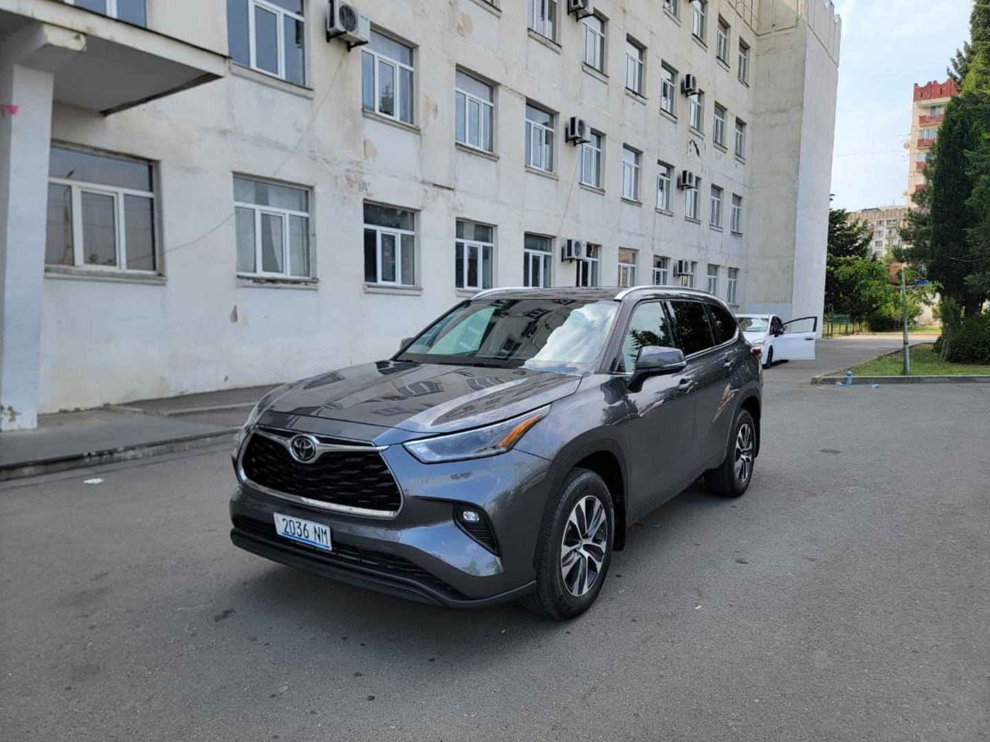 Toyota Highlander 2020 — photo 2