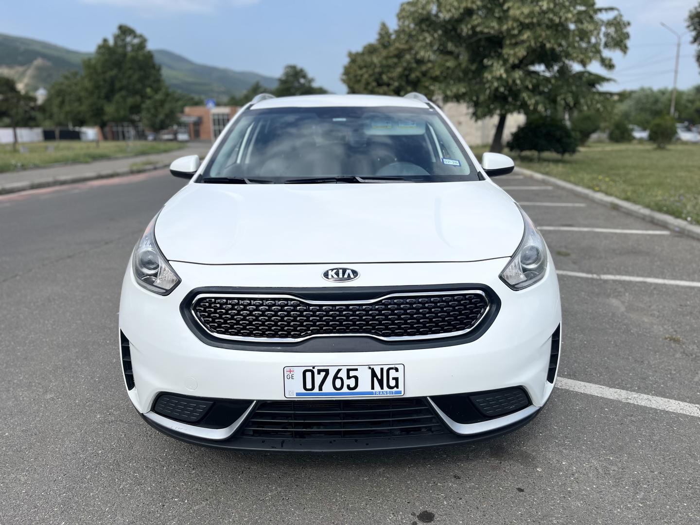 Kia Niro 2017 — photo 2