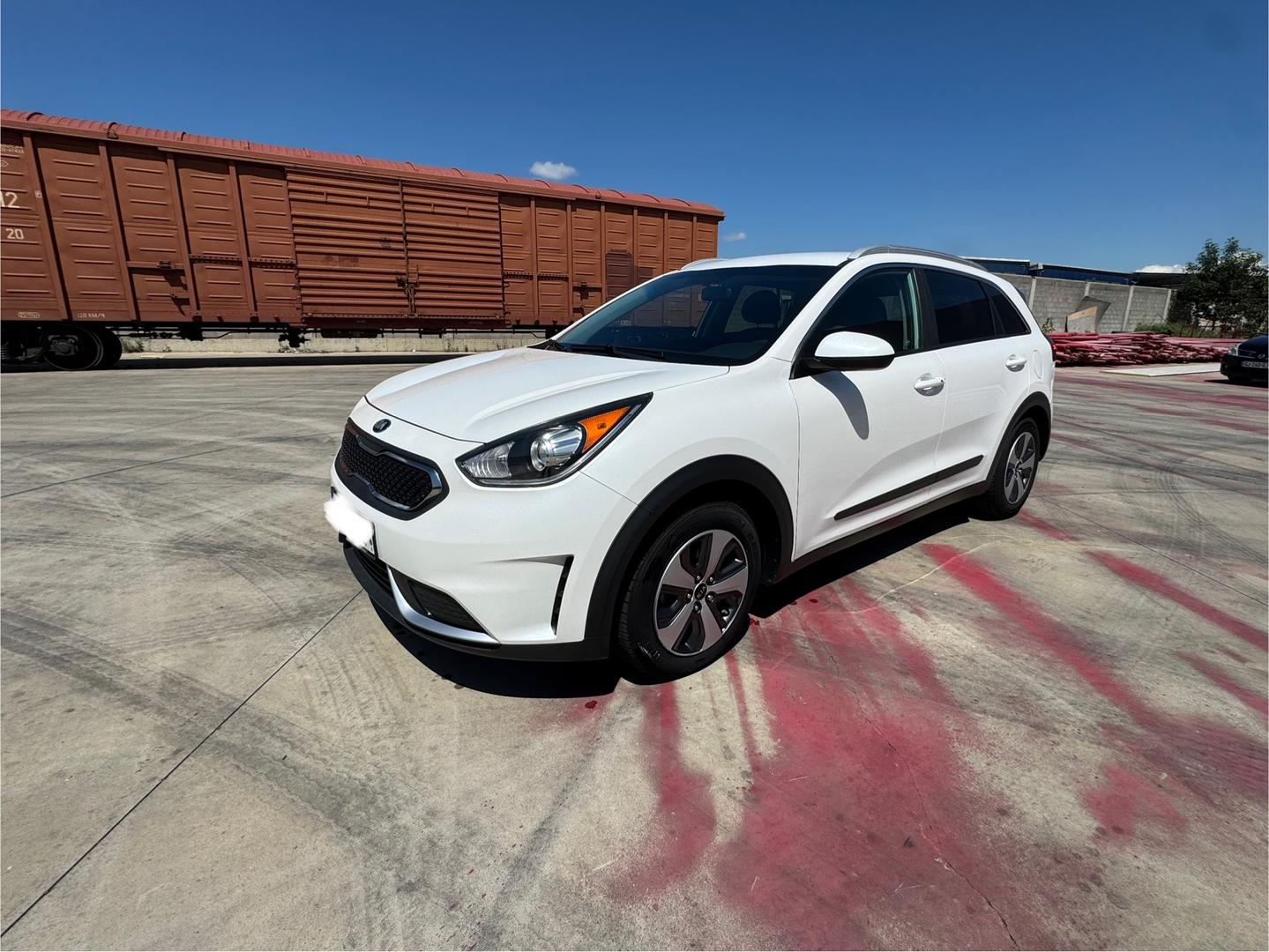 Kia Niro 2019 — photo 2