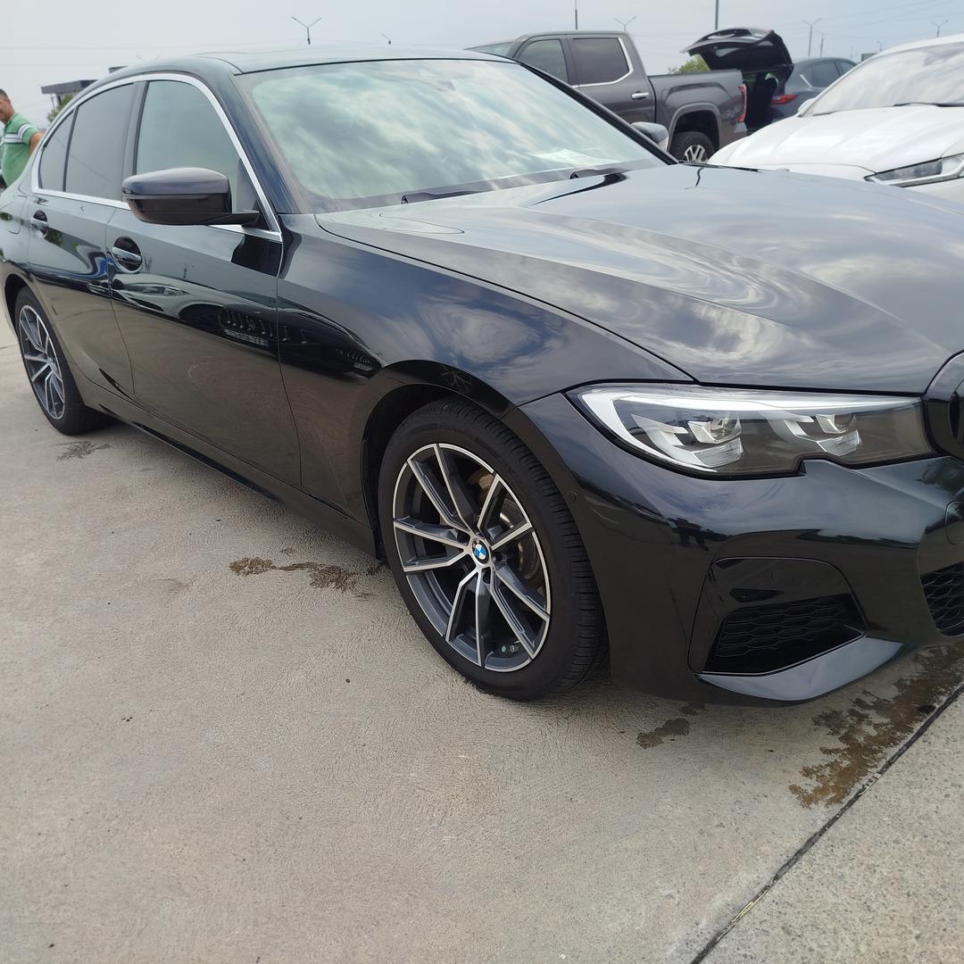 BMW 330
