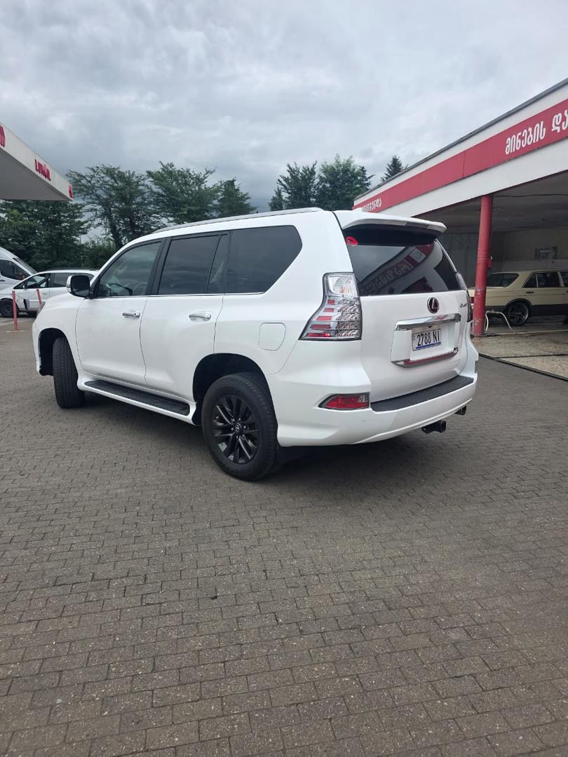Lexus GX 460 2019 — photo 2