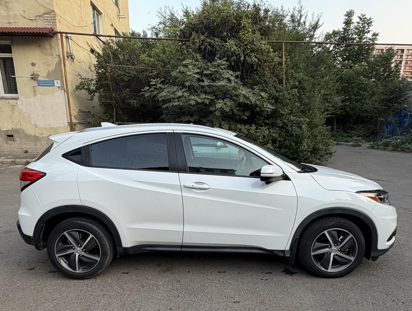 Honda HR-V 2022 — photo 2