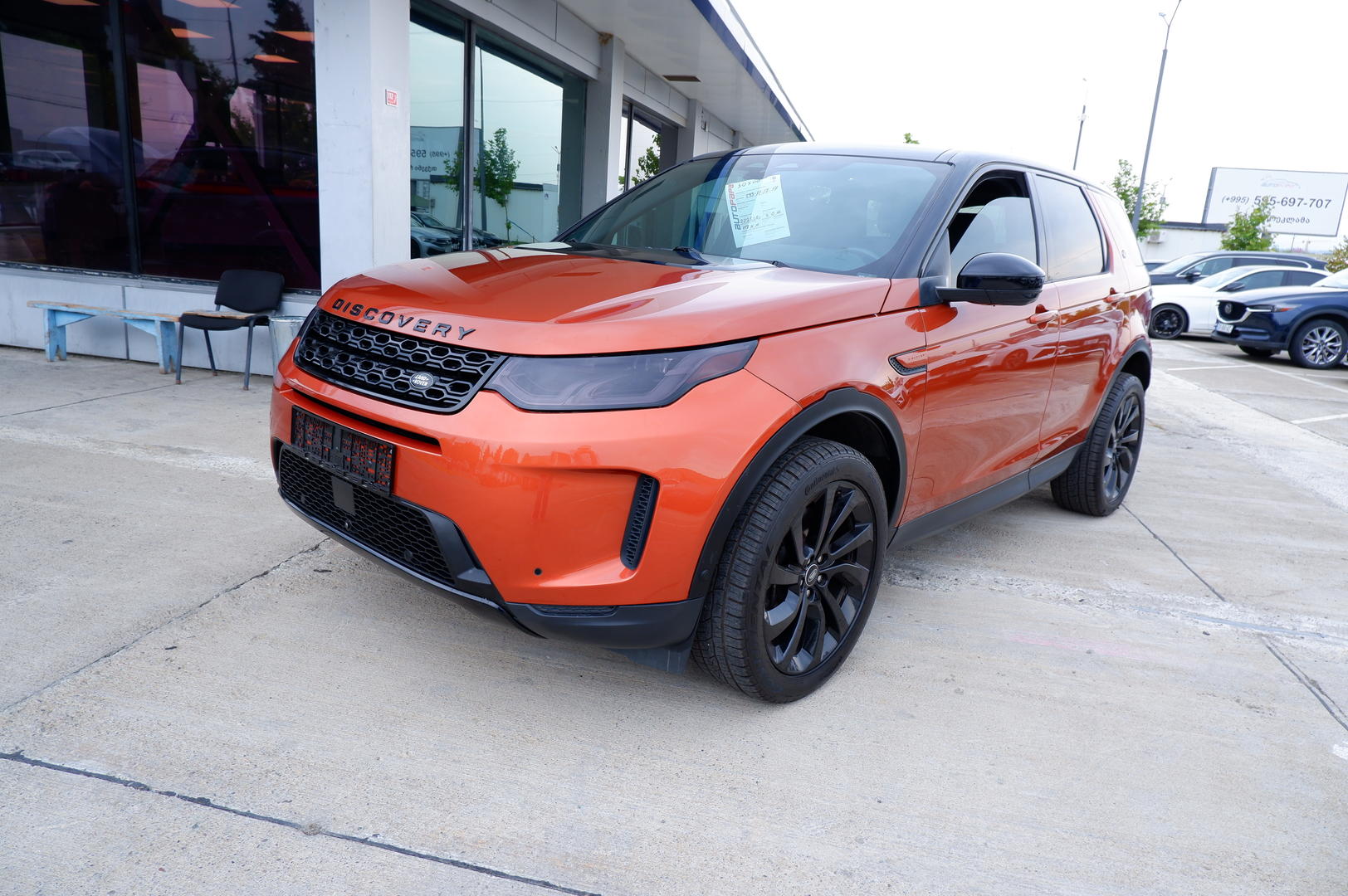 Land Rover Discovery Sport 2021 — photo 2