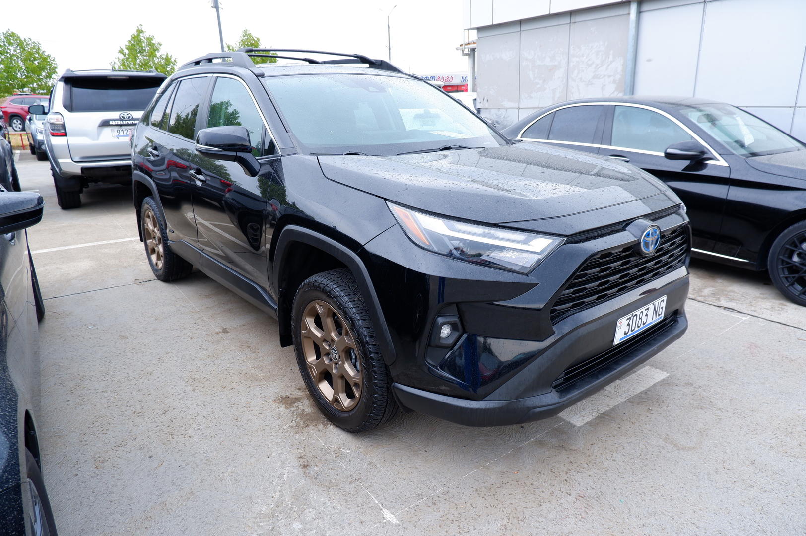 Toyota RAV4 2023 — photo 2