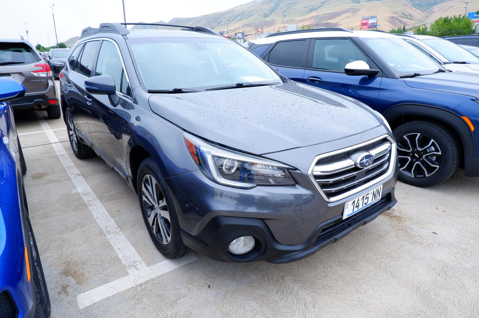 Subaru Outback 2018 — photo 2