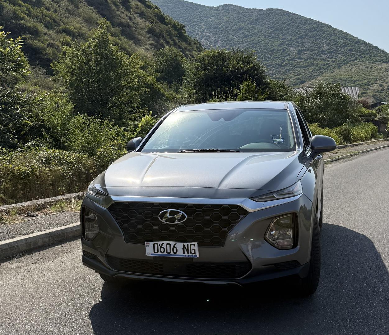 Hyundai Santa Fe 2019 — photo 2