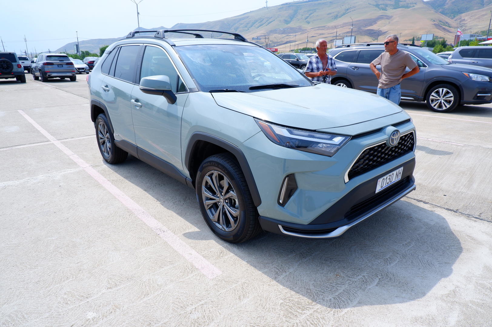 Toyota RAV4 2023 — photo 2