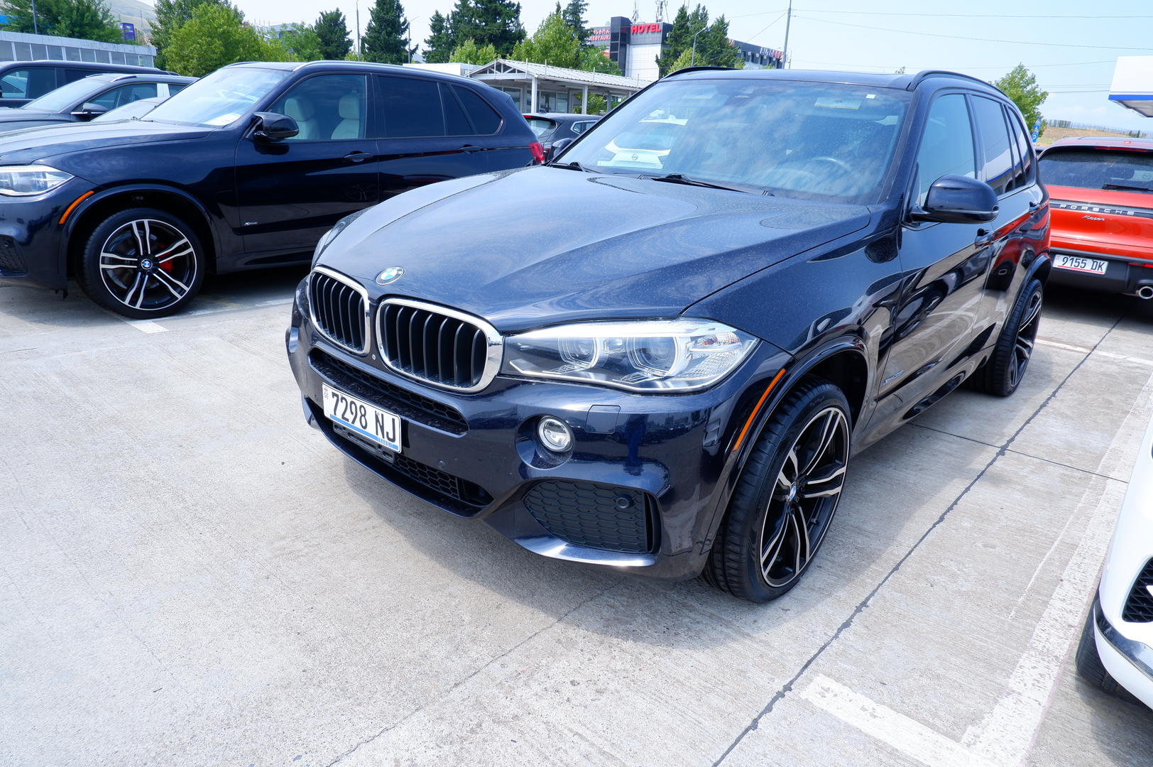 BMW X5 2017 — photo 2