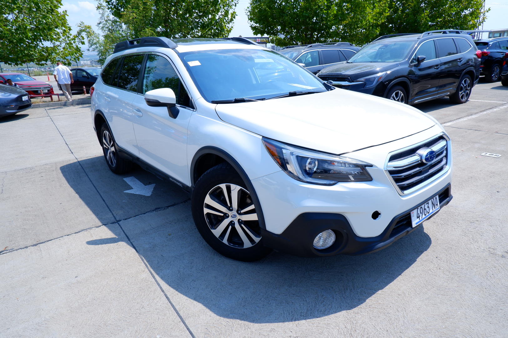 Subaru Outback 2018 — photo 2