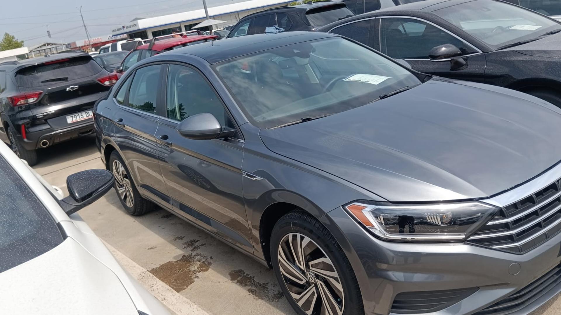 Volkswagen Jetta 2021 — photo 2
