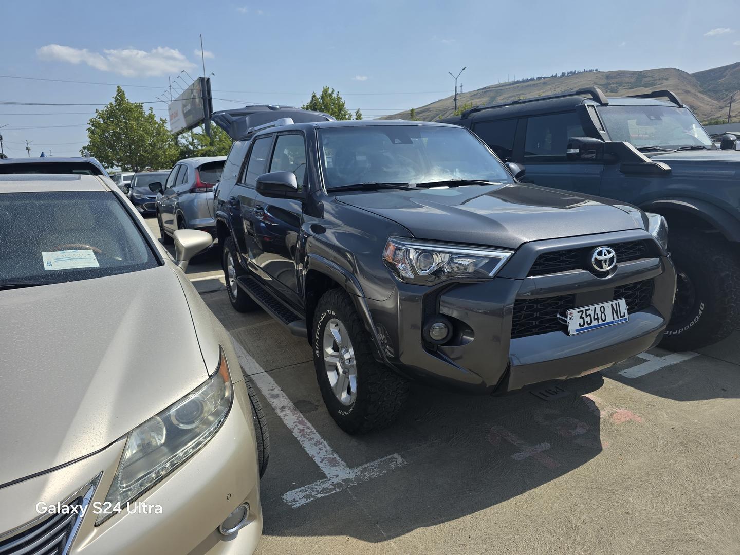 Toyota 4Runner 2022 — photo 2