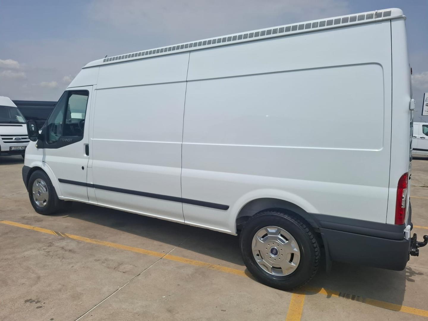 Ford Transit 2007 — photo 2
