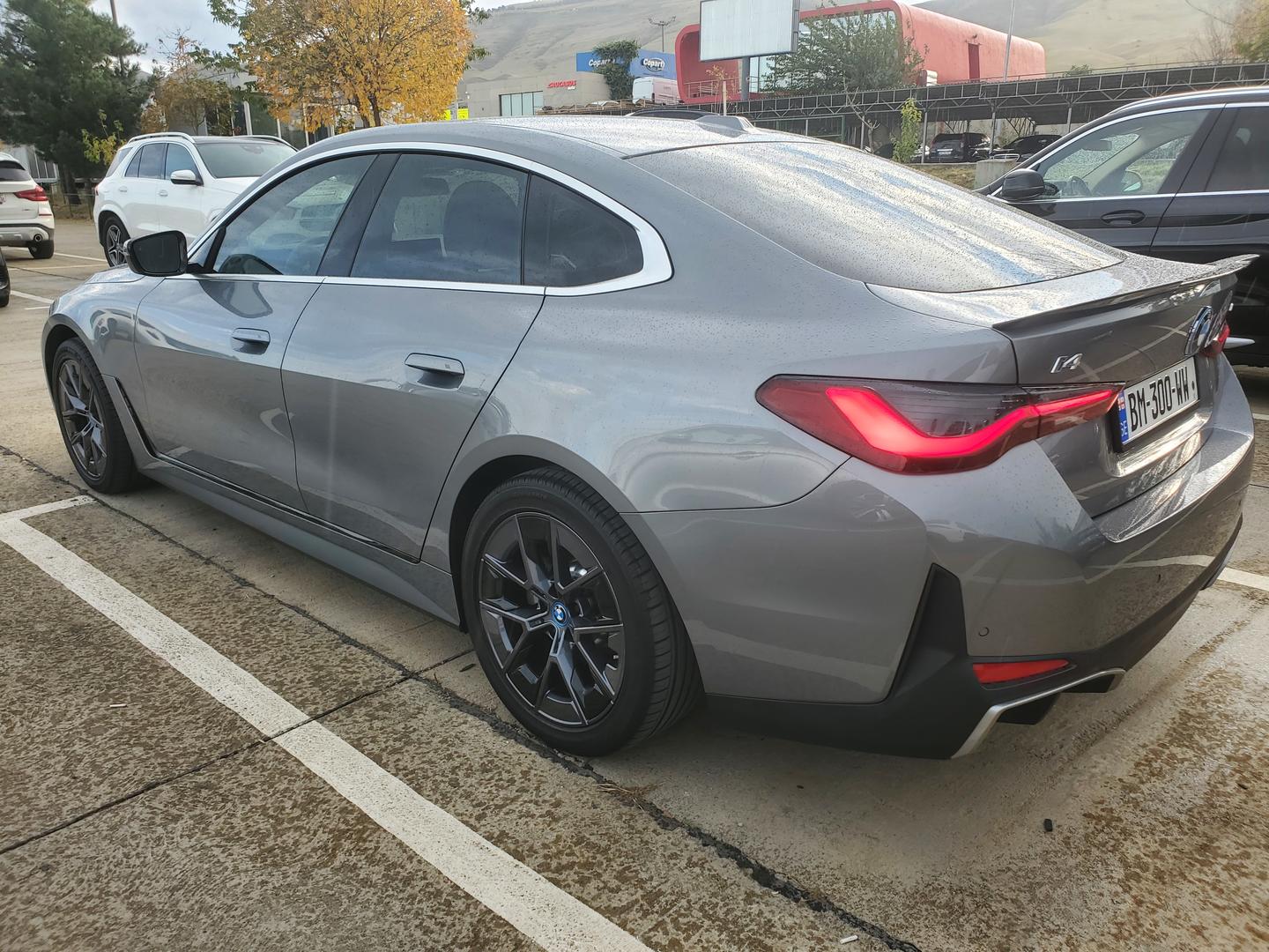 BMW i4 2023 — photo 2