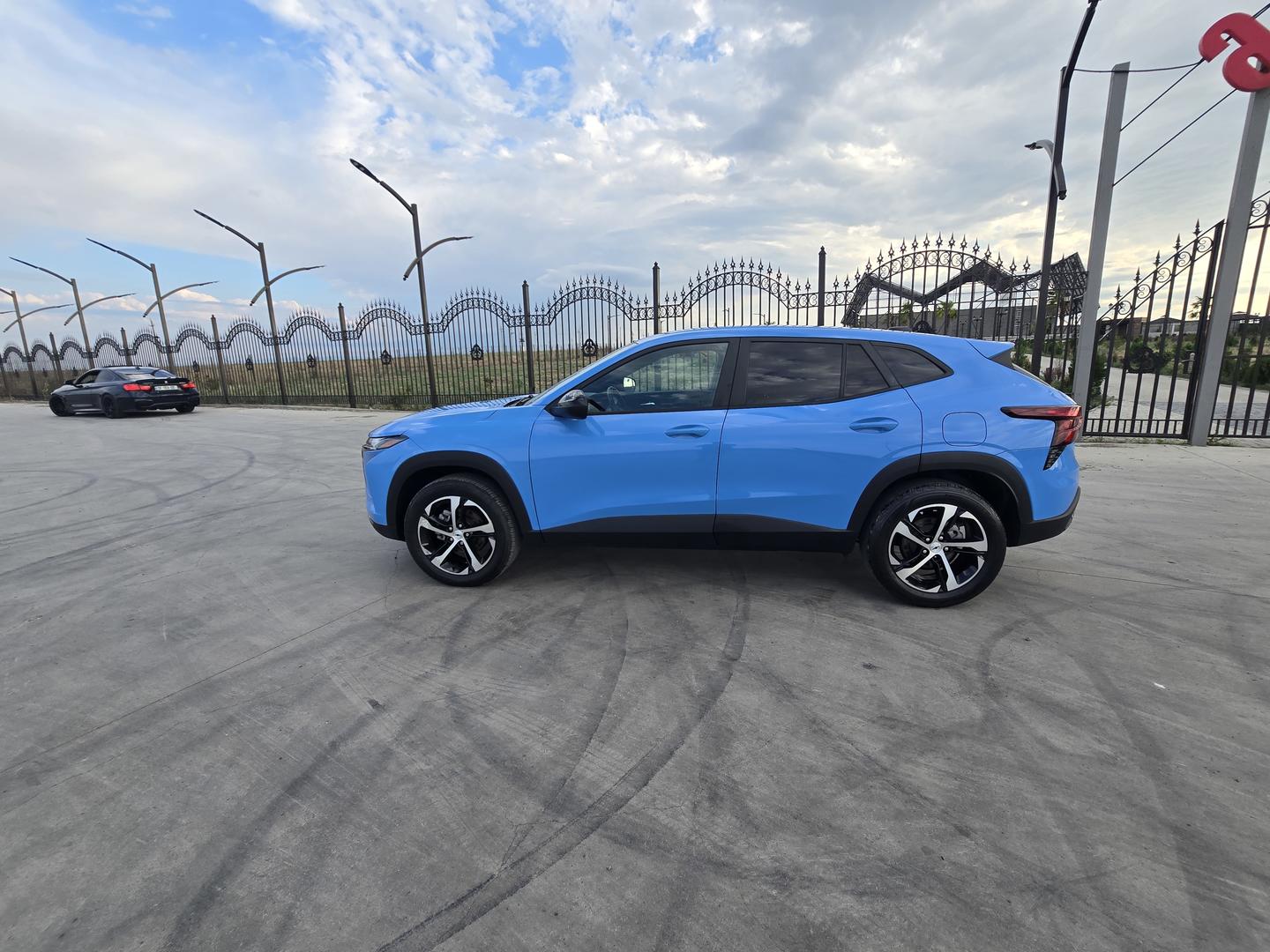 Chevrolet Trax 2023 — photo 2
