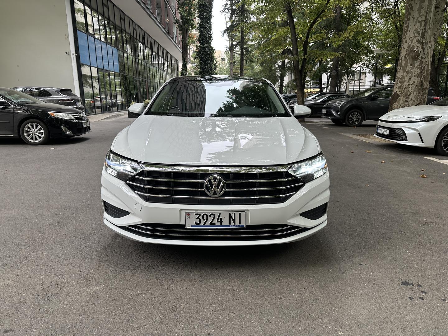 Volkswagen Jetta 2021 — photo 2