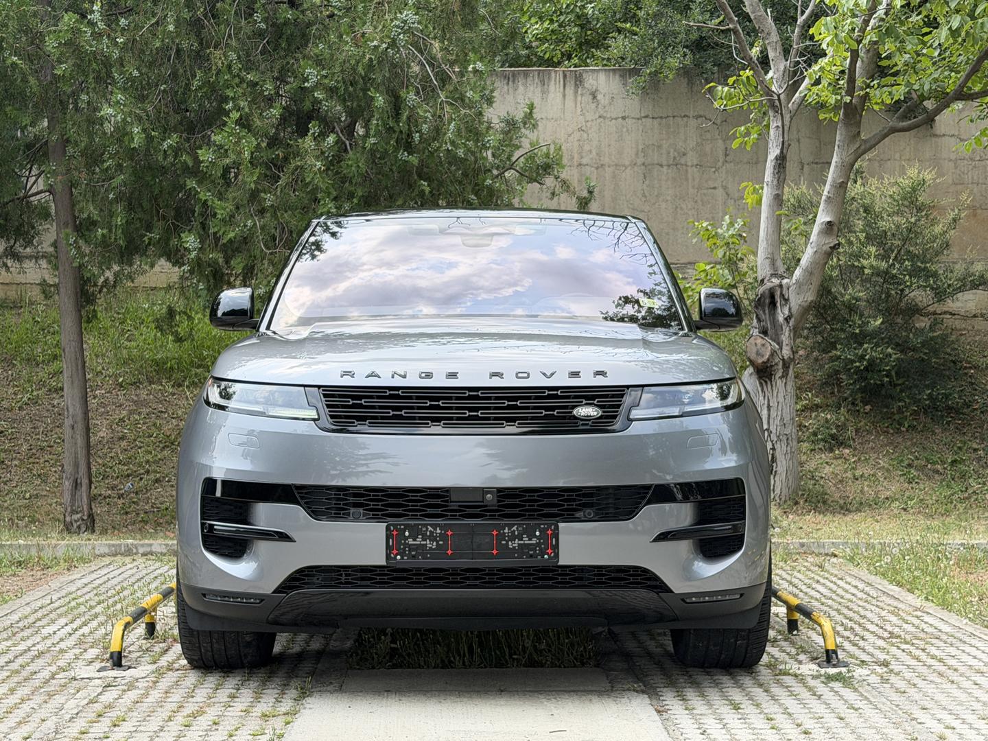 Land Rover Range Rover Sport 2023 — photo 2