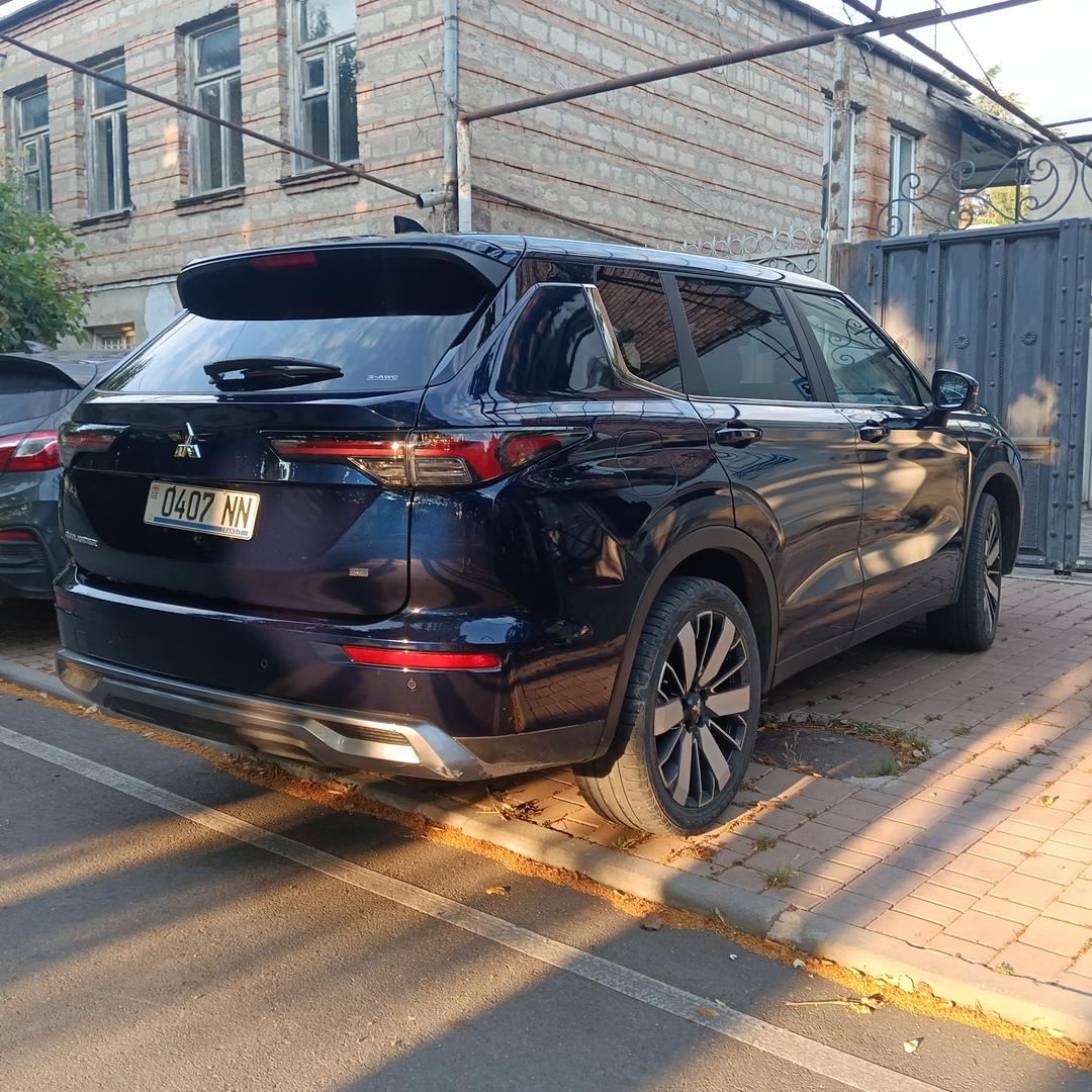 Mitsubishi Outlander