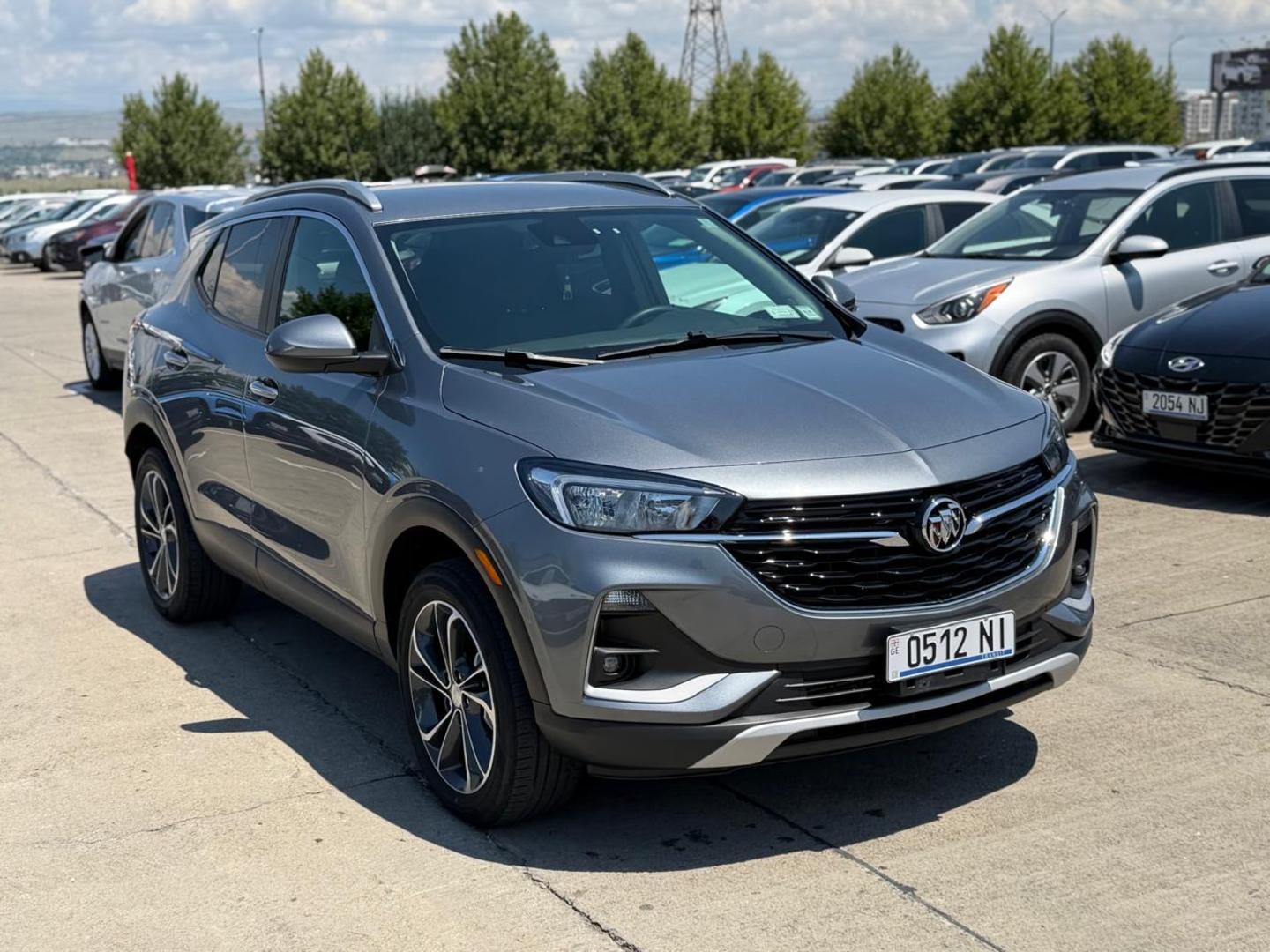 Buick Encore 2022 — photo 2
