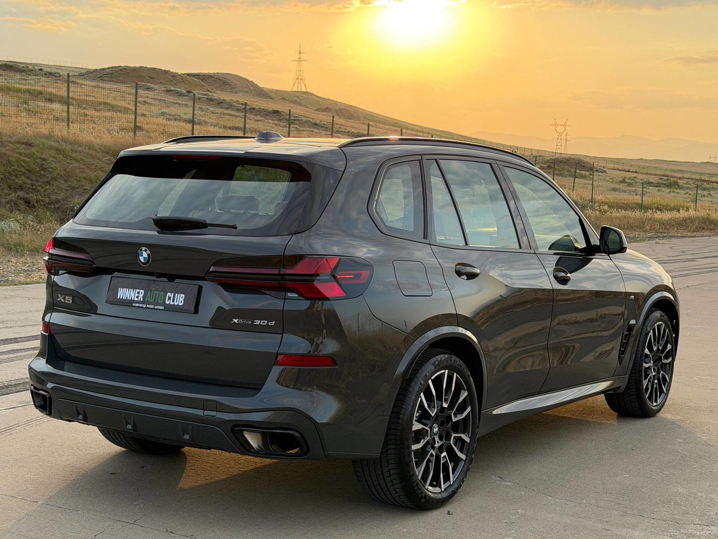 BMW X5 2025 — photo 2