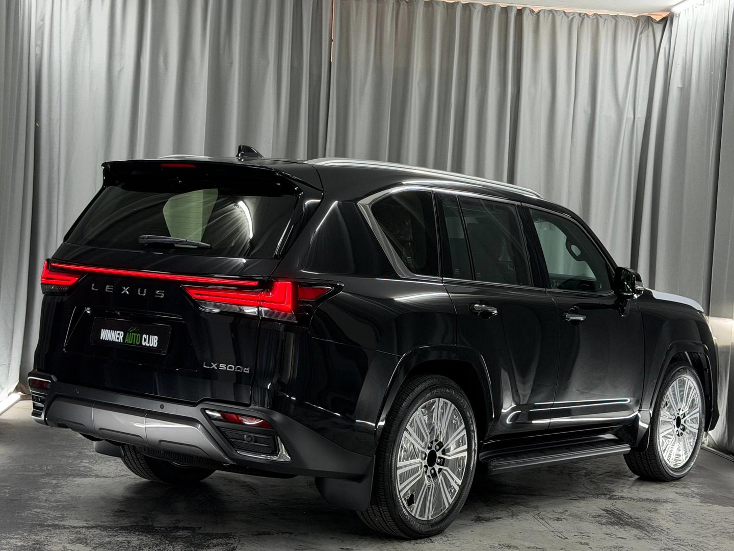Lexus LX 500 2026 — photo 2
