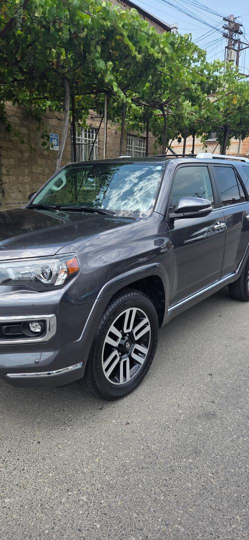 Toyota 4Runner 2023 — photo 2