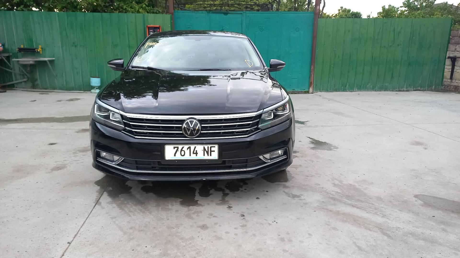 Volkswagen Passat 2017 — photo 2