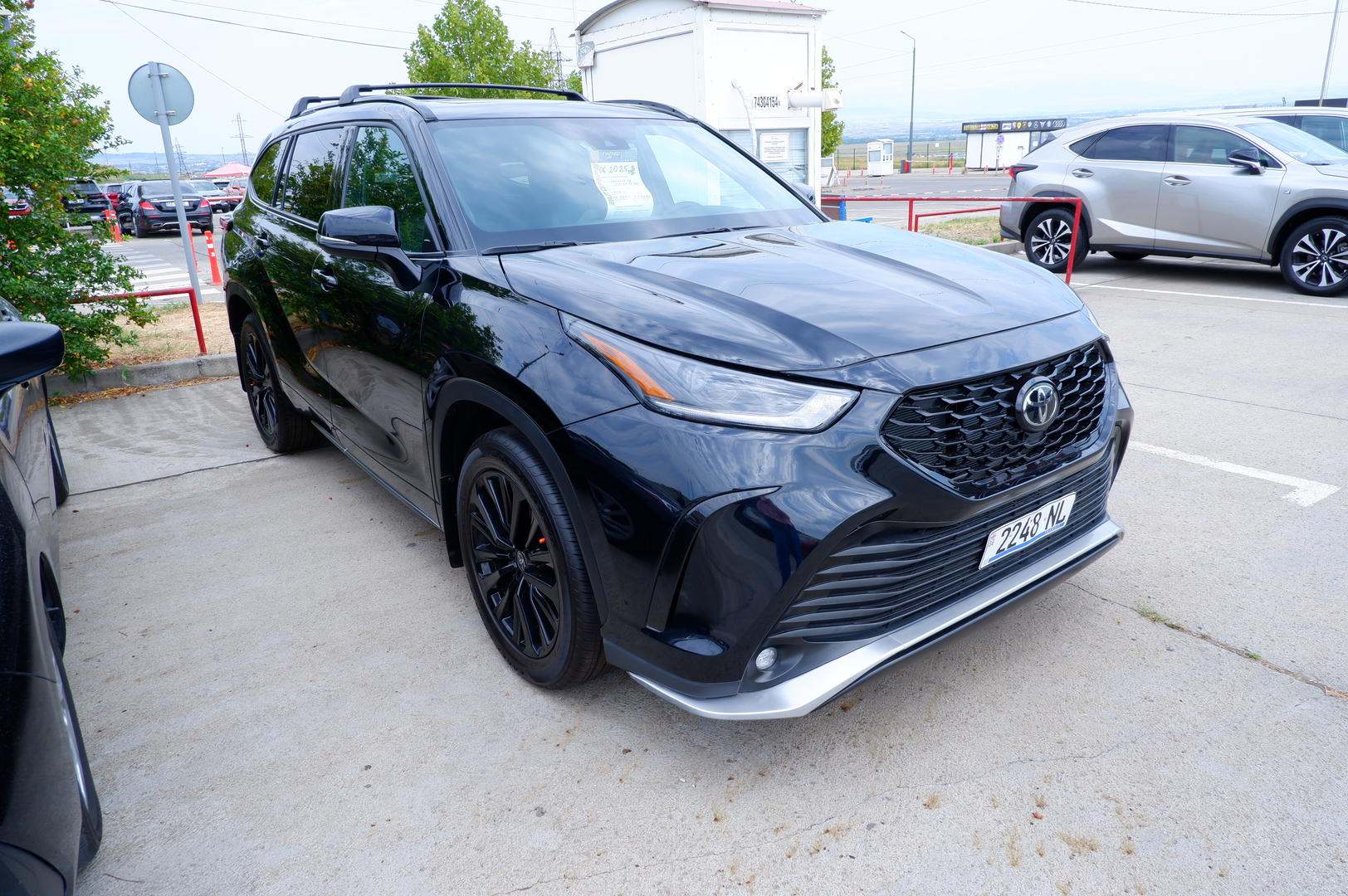 Toyota Highlander 2025 — photo 2