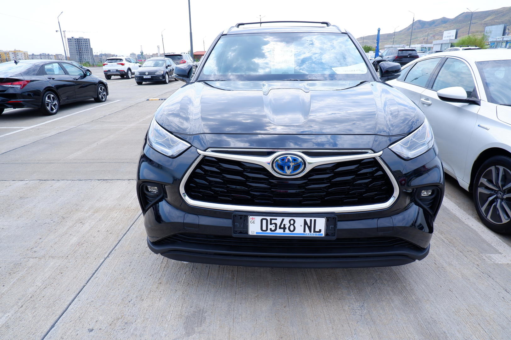 Toyota Highlander 2023 — photo 2