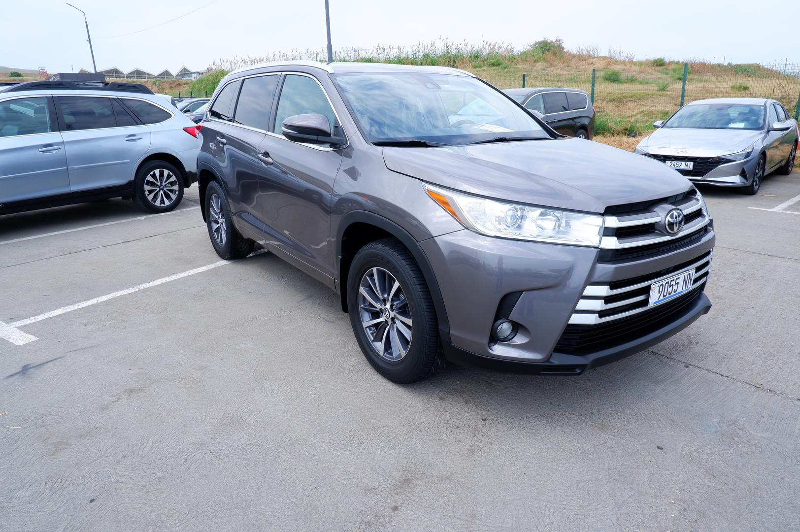 Toyota Highlander 2018 — photo 2