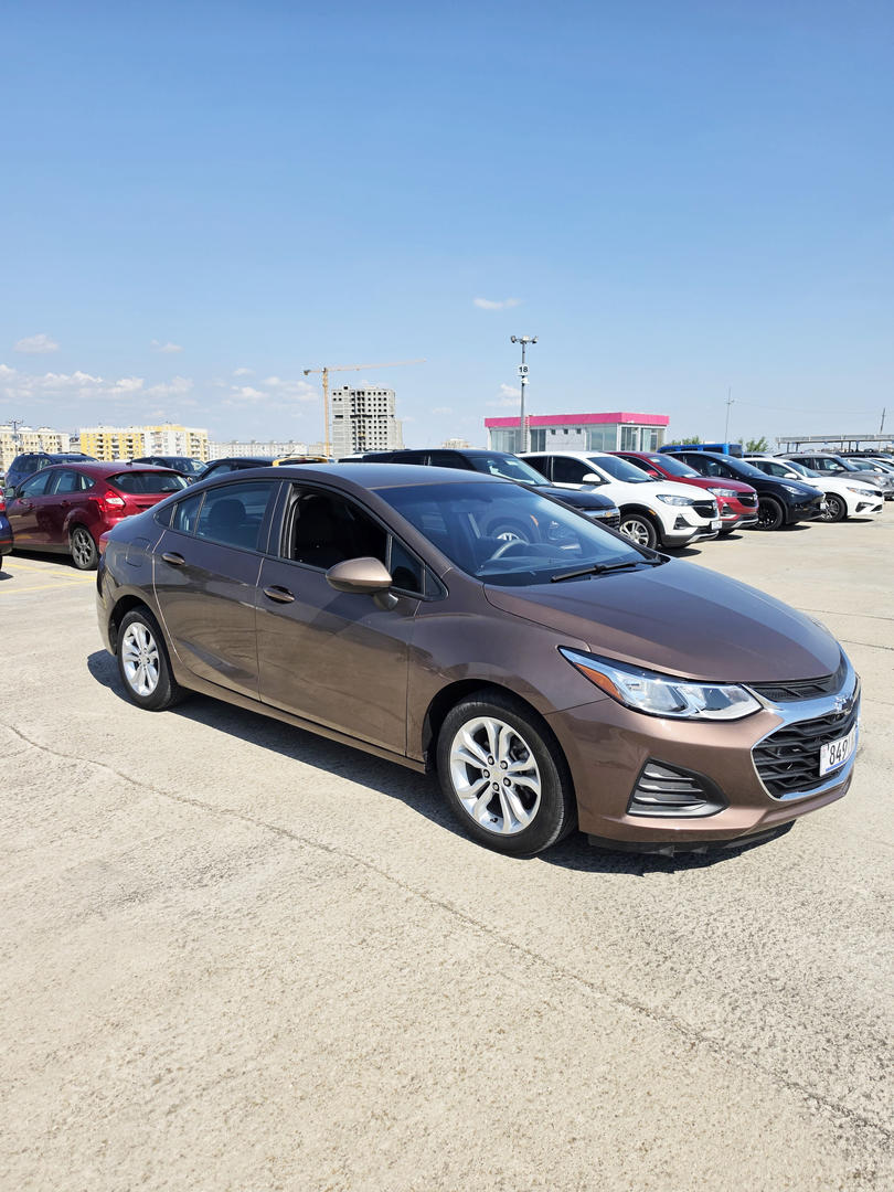 Chevrolet Cruze 2019 — photo 2