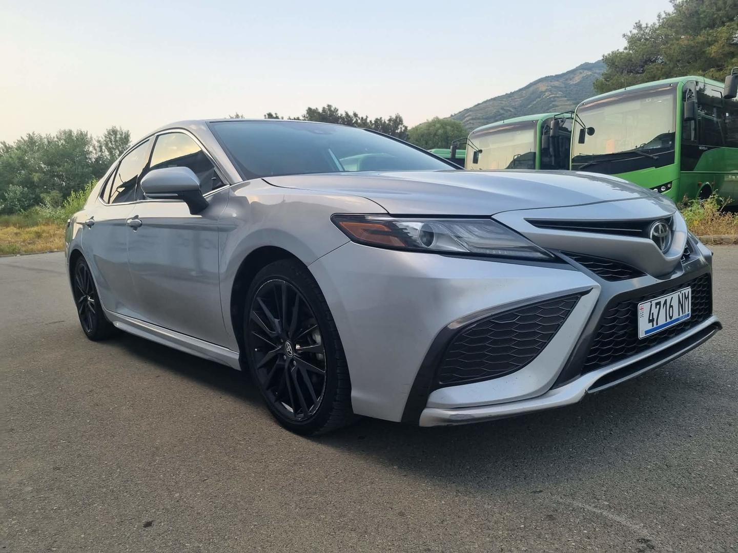 Toyota Camry 2021 — photo 2