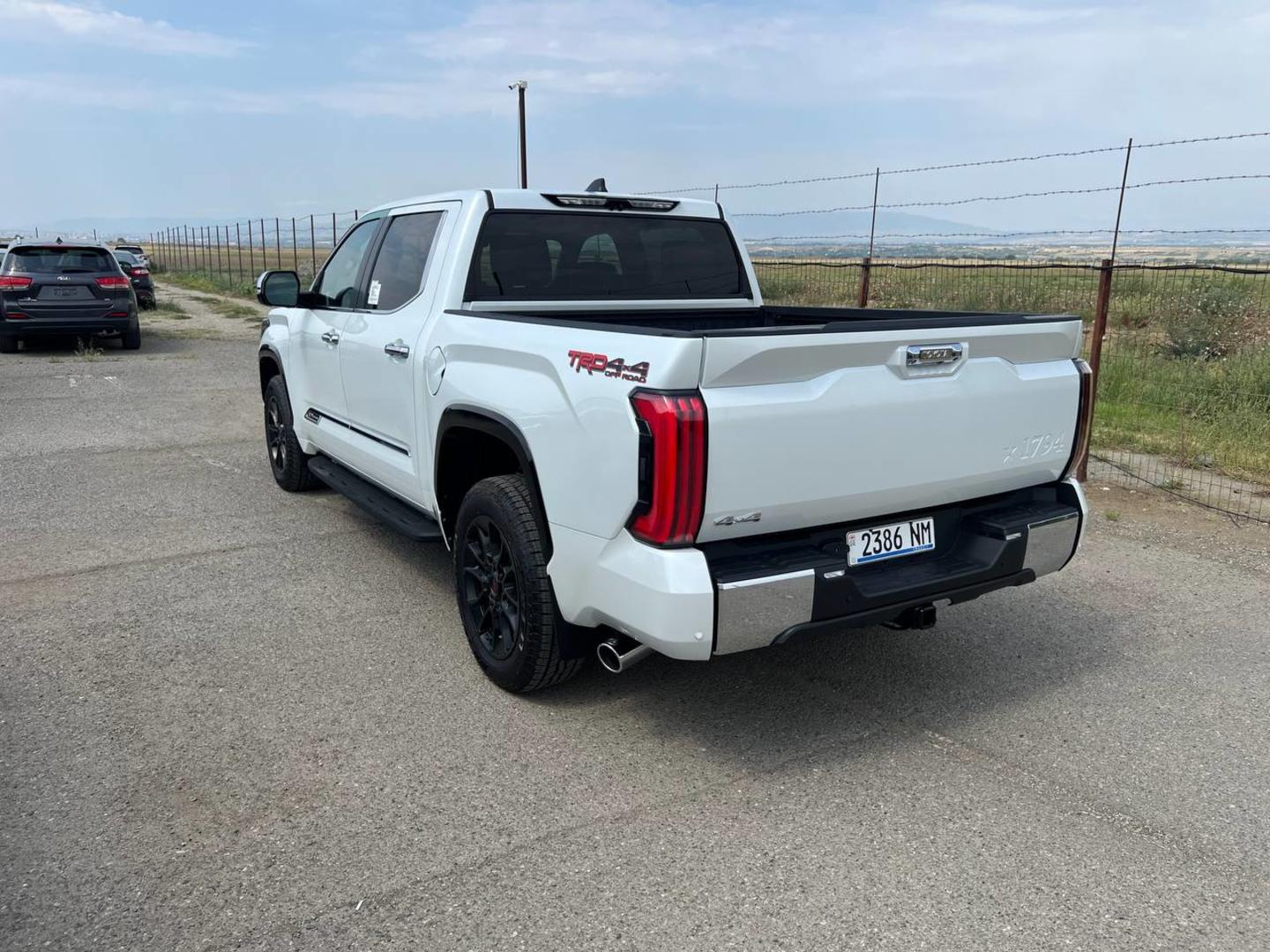 Toyota Tundra 2025 — photo 2