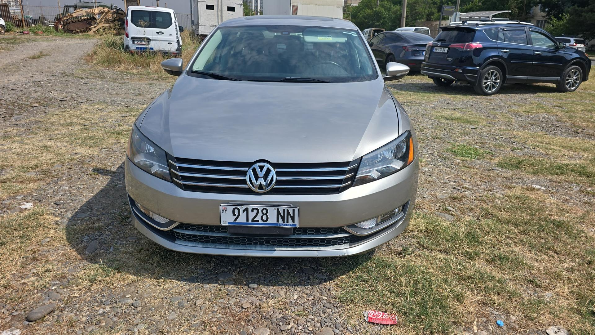Volkswagen Passat 2012 — photo 2