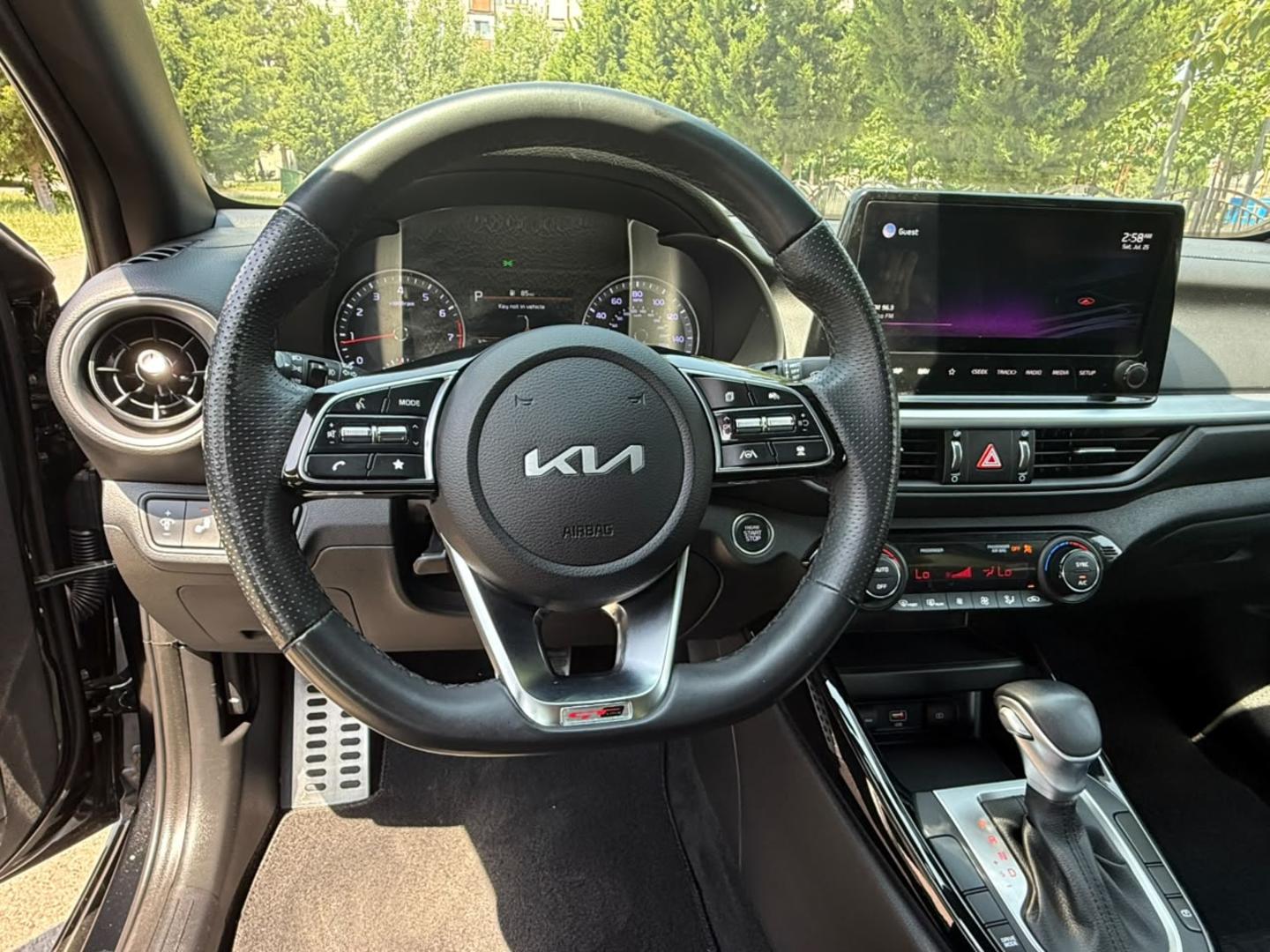 Kia Forte 2022 — photo 2