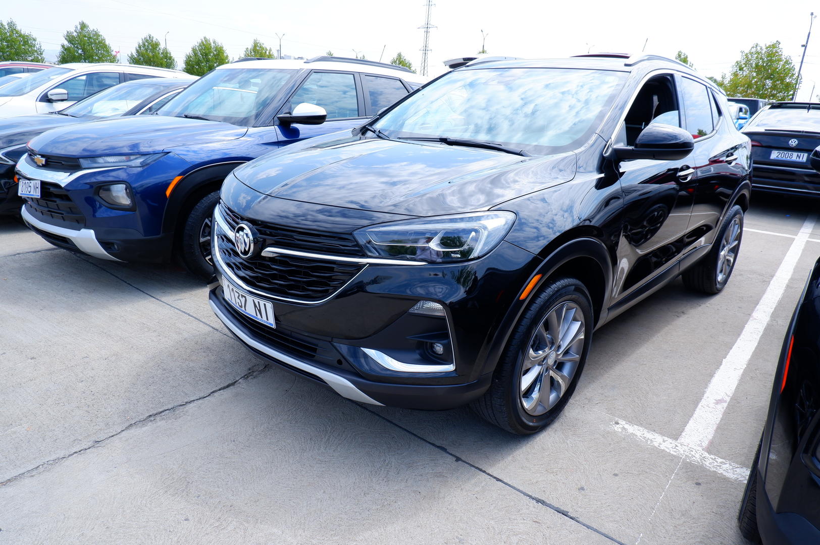 Buick Encore 2022 — photo 2