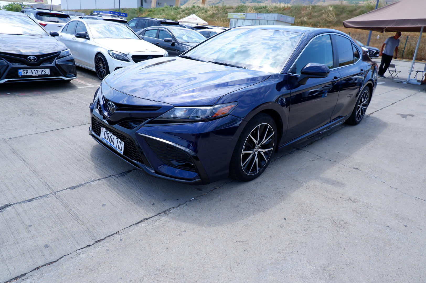 Toyota Camry 2020 — photo 2