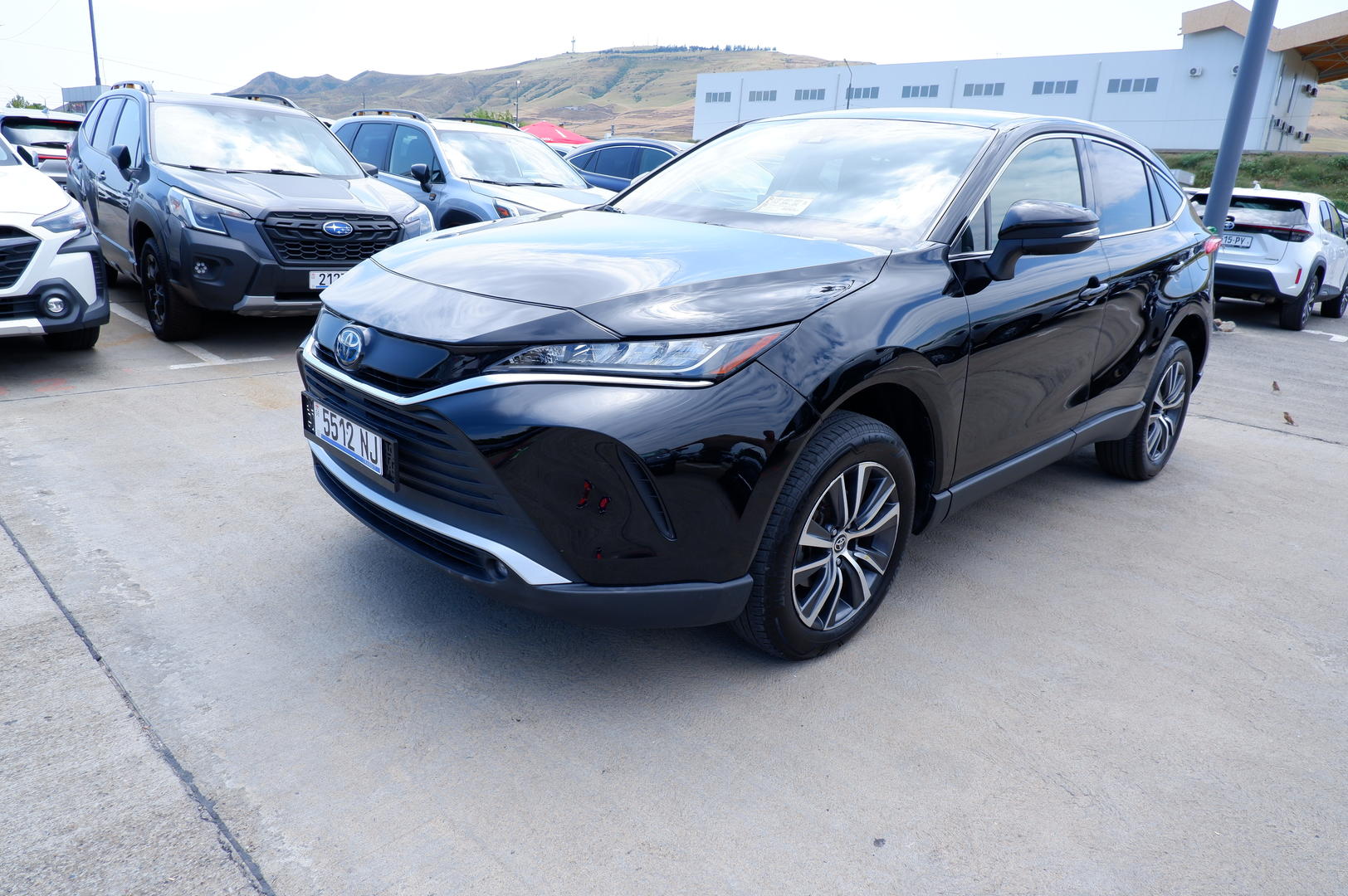 Toyota Venza 2021 — photo 2