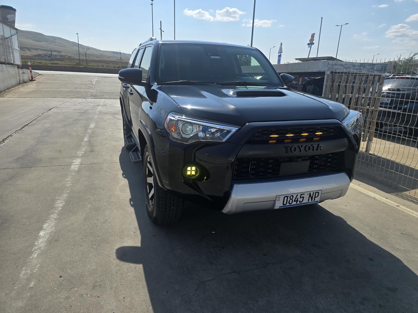 Toyota 4Runner 2023 — photo 2