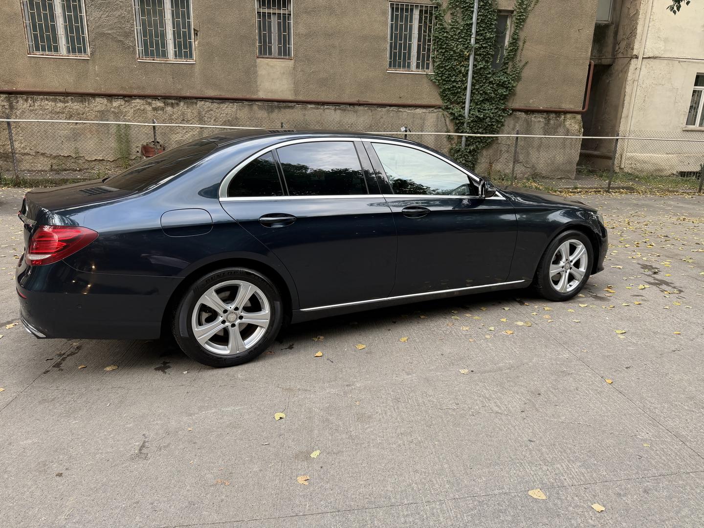 Mercedes-Benz E 200