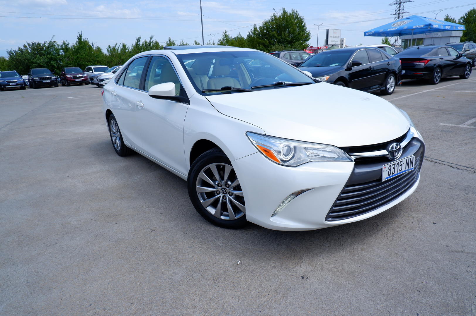 Toyota Camry 2016 — photo 2