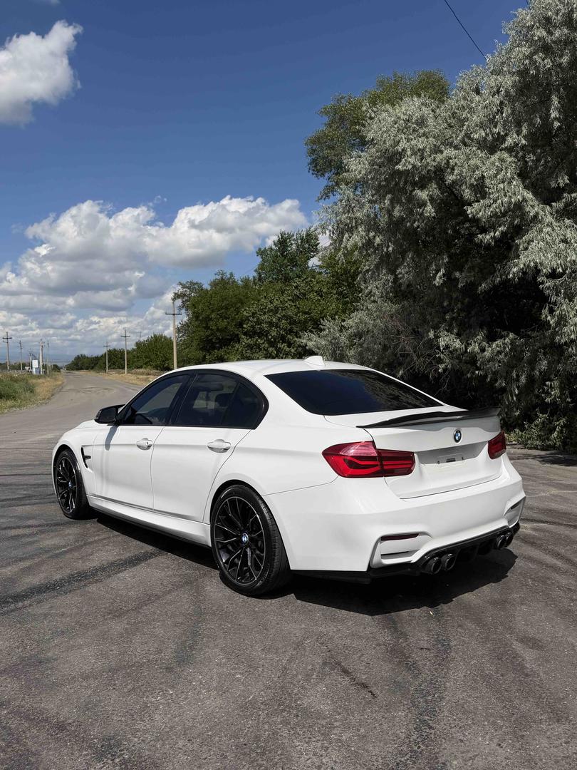 BMW 335 2014 — photo 2