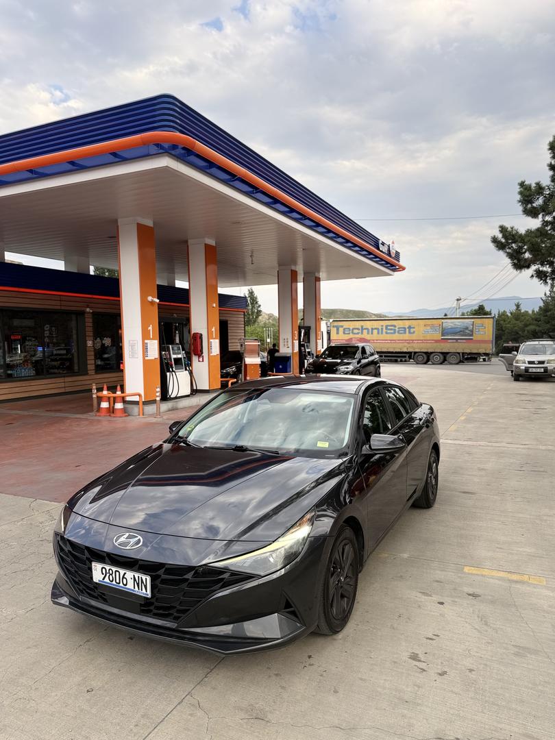 Hyundai Elantra 2021 — photo 2